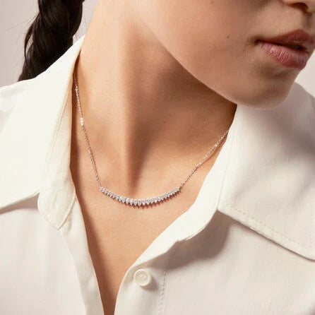 Faut-il offrir un collier ou une bague à sa future épouse ?