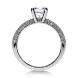 Vue latérale de la bague Héritage en platine, soulignant la résistance et la brillance durable du métal.