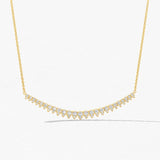 Pendentif en diamant sur chaîne d'or jaune, collier Saint Germain Grand pour un look chic.