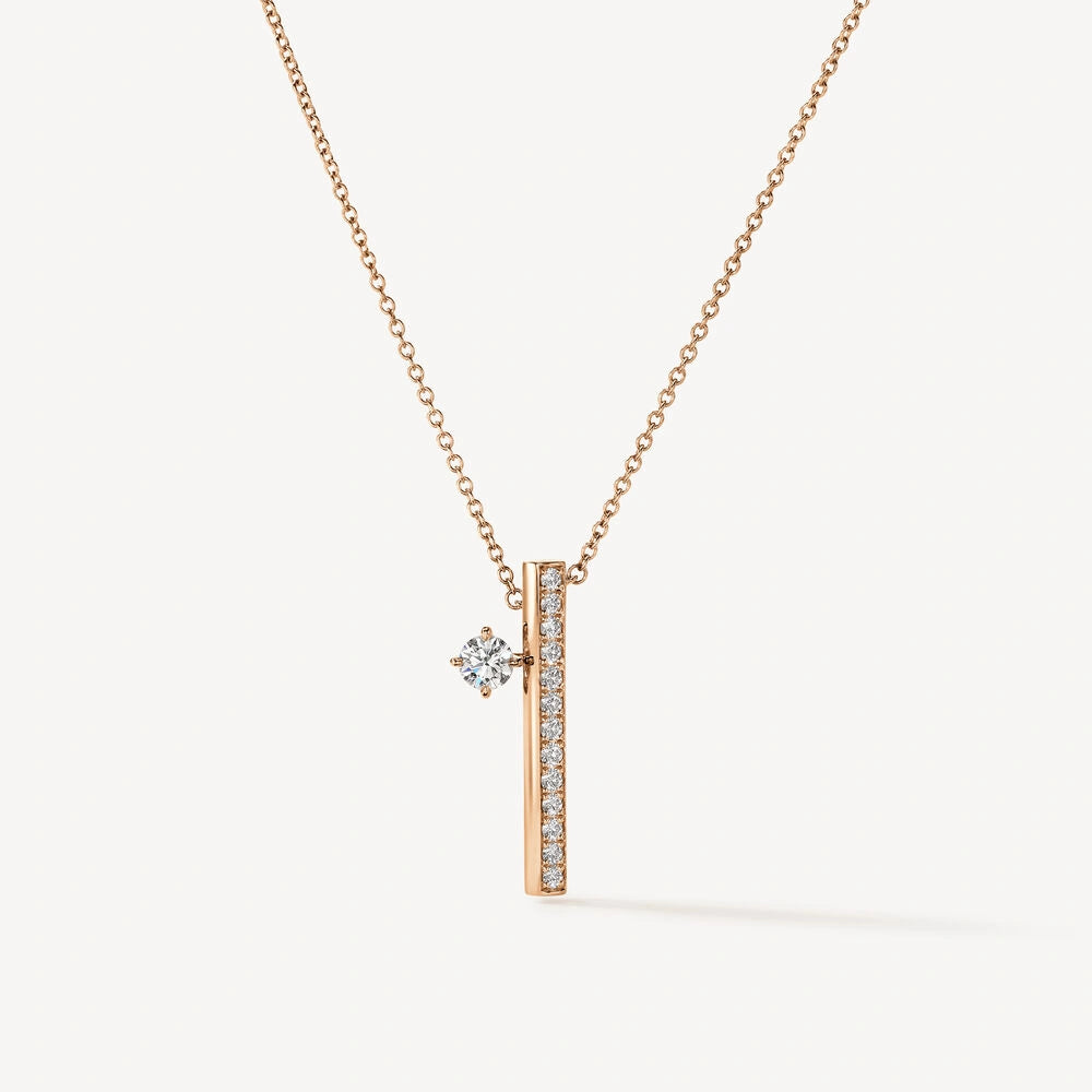 Collier en or rose avec diamant, modèle Juste un Trait, vue de face avec une élégance raffinée.