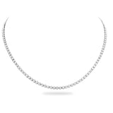 Collier Clémence avec diamant de 6 carats, gros plan, parfait pour un mariage, haute joaillerie LeDiamanti.